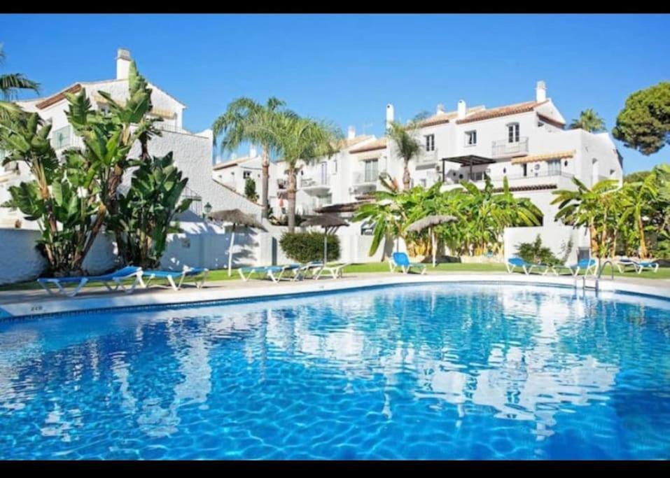 Paraiso Y Mar Apartment Estepona Exterior photo