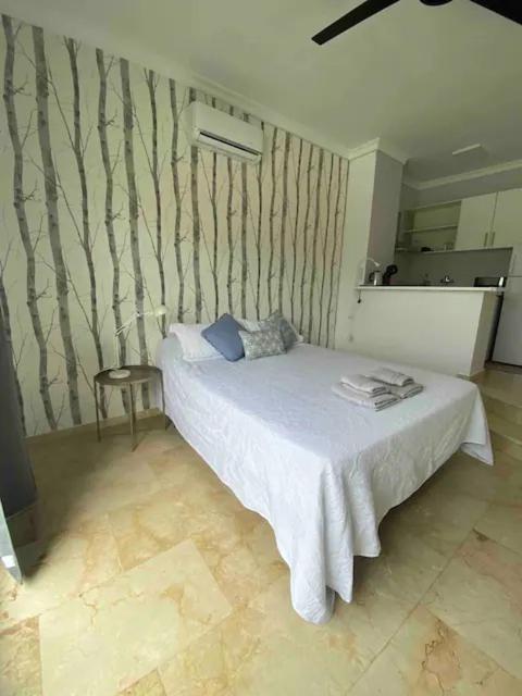 Paraiso Y Mar Apartment Estepona Exterior photo